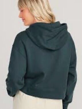 Old Navy Pullover Hoodie in Glorious Pine